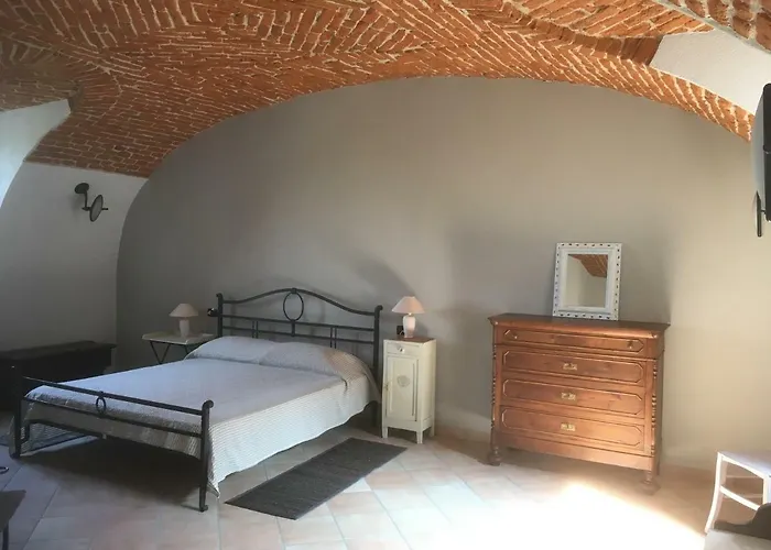 Castello Della Bastia בית הארחה