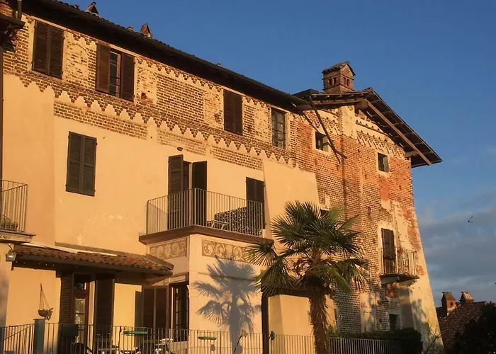 Castello Della Bastia בית הארחה Balocco