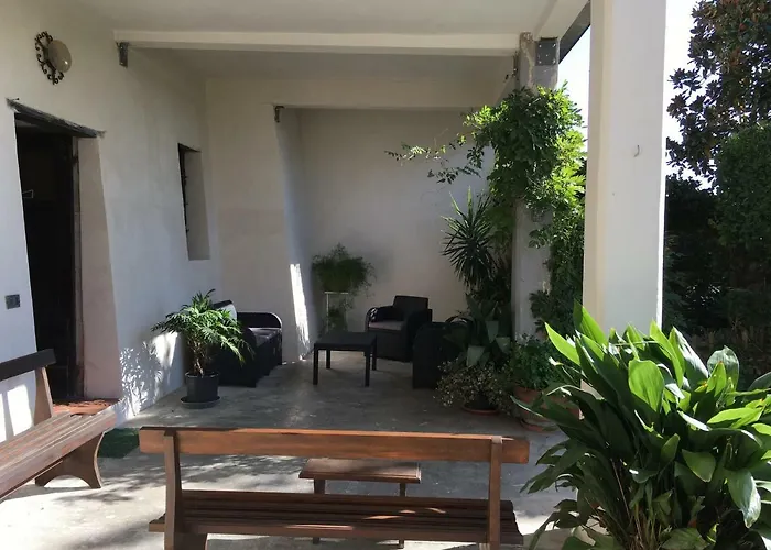 Castello Della Bastia Pensión *